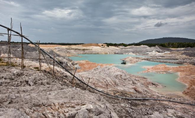印尼锡矿开采导致土地污染和退化
